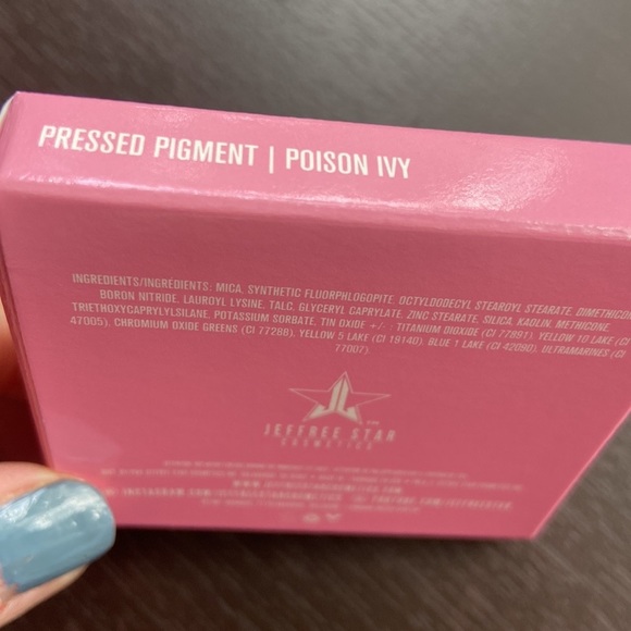 NEW! JEFFREE STAR Pressed Pigment Eye Shadow Single POISON IVY Metallic Green - Picture 2 of 5